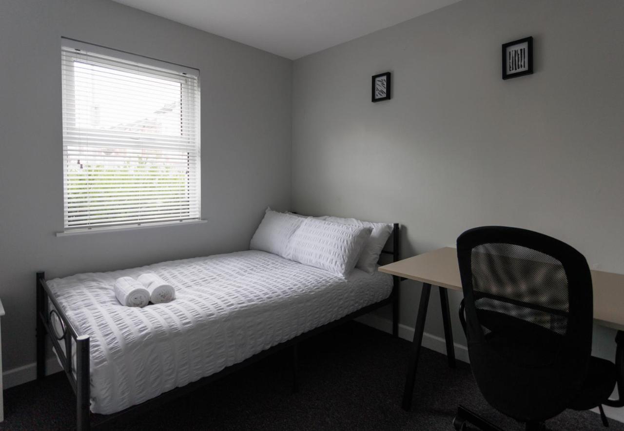 2 Bedroom Ground Floor Apartment ベルファスト エクステリア 写真