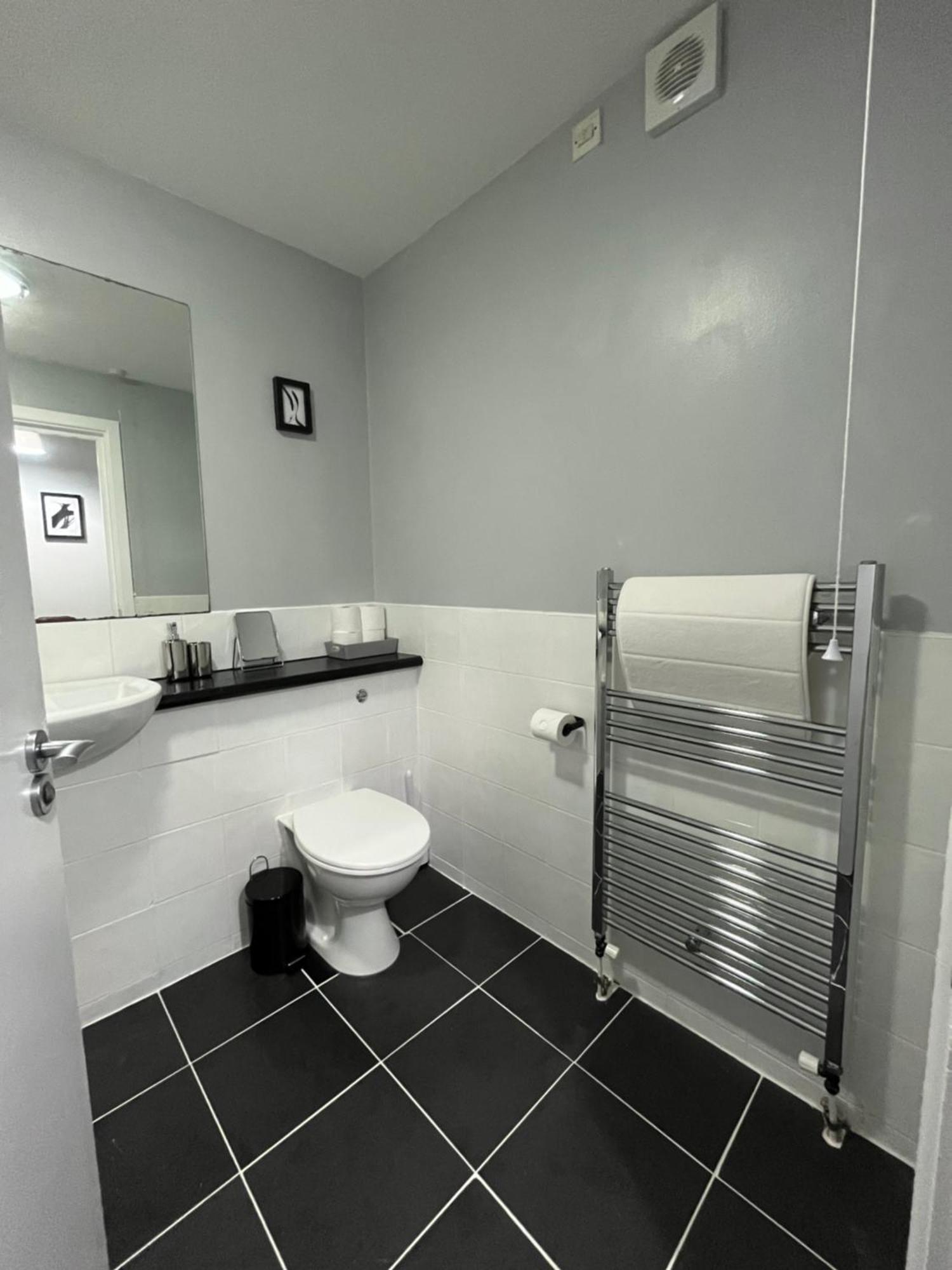 2 Bedroom Ground Floor Apartment ベルファスト エクステリア 写真